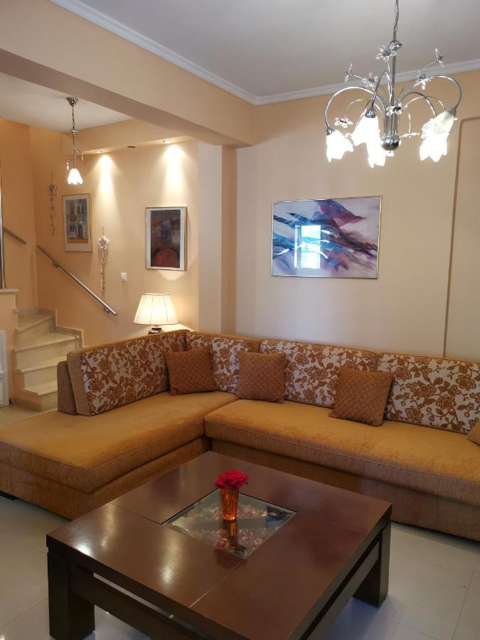 Purple_rose_apartment